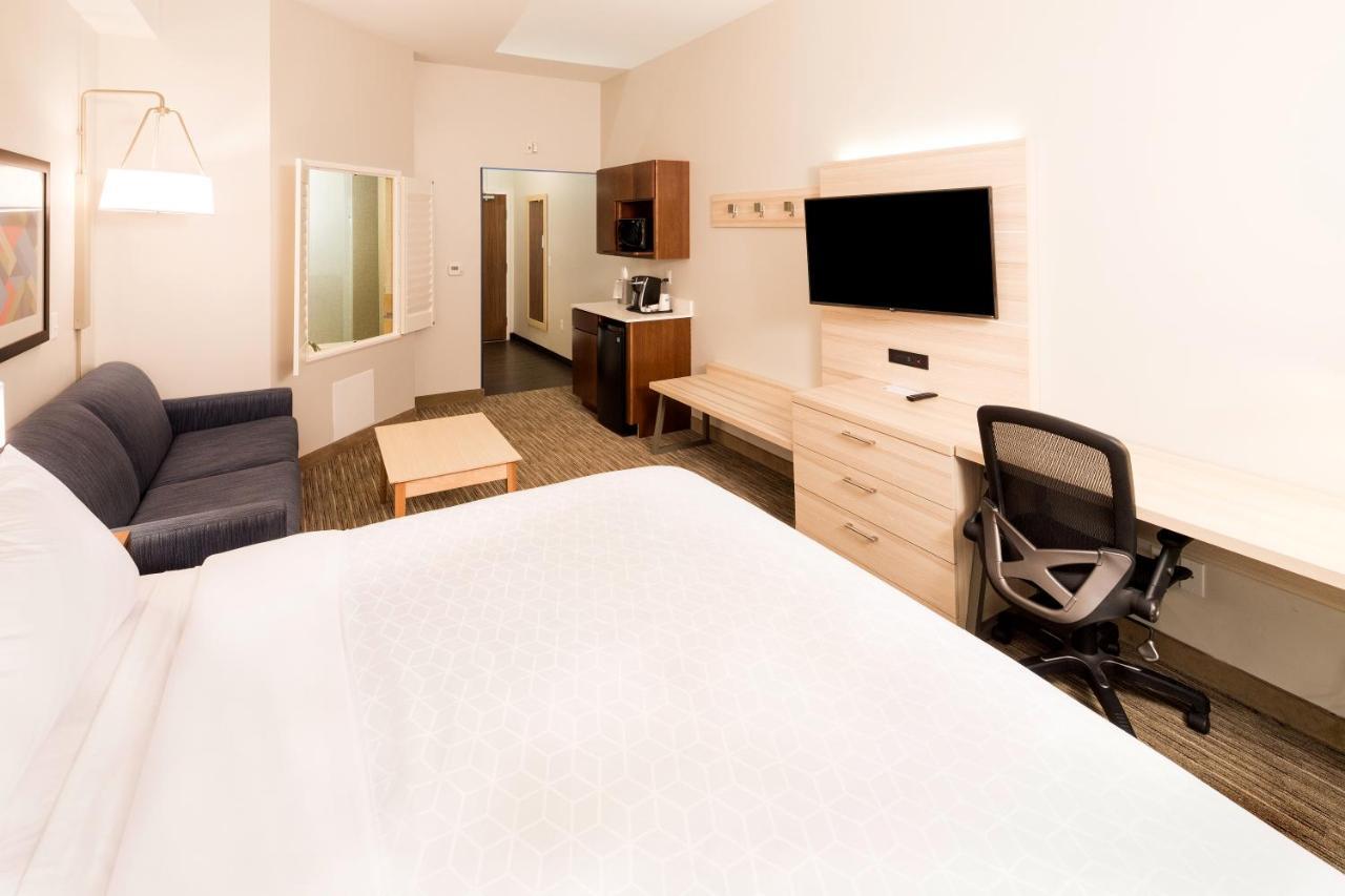 Holiday Inn Express Hotel & Suites Bay City By Ihg Exterior photo